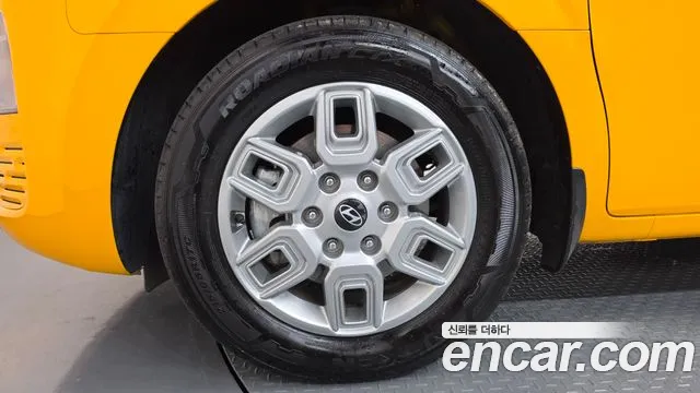 Hyundai Staria 2025 thumb 5