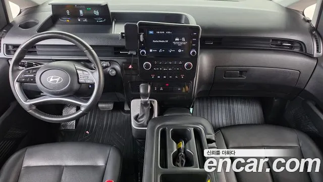 Hyundai Staria 2025 thumb 7