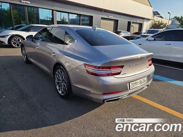 Genesis G80 2023 thumb 2