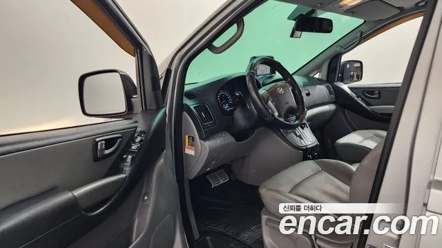 Hyundai Starex 2015 thumb 10
