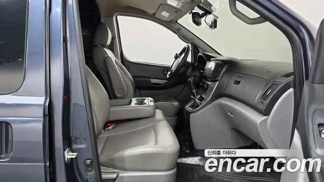 Hyundai Starex 2018 thumb 11