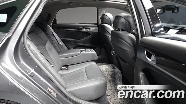 Genesis G80 2019 thumb 11