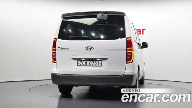 Hyundai Starex 2019 thumb 4