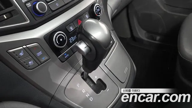 Hyundai Starex 2019 thumb 9