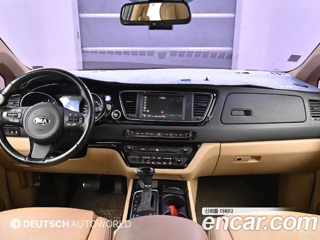 Kia Carnival 2015 thumb 7