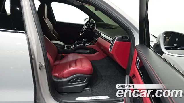 Porsche Cayenne 2022 thumb 11