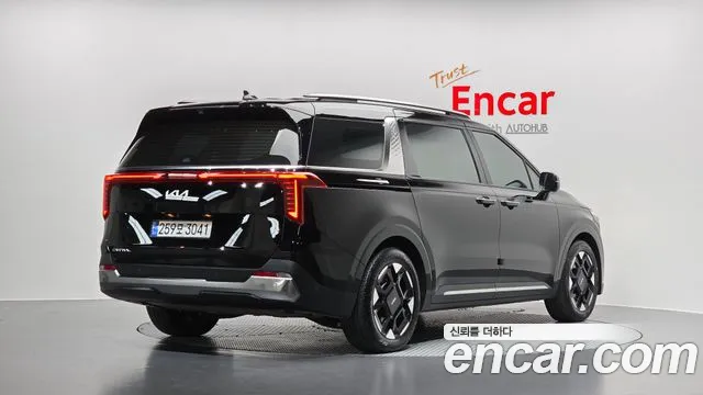 Kia Carnival 2024 thumb 2