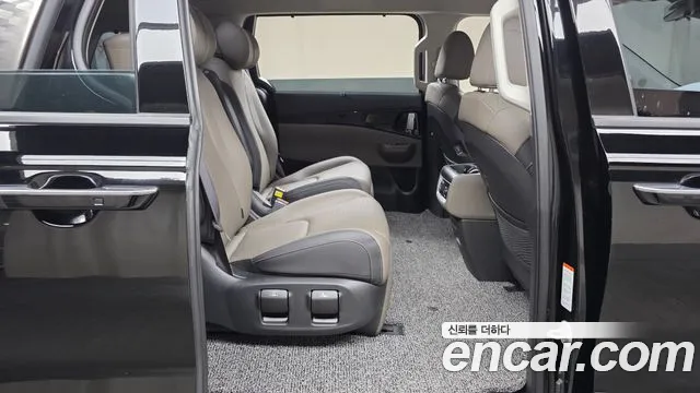 Kia Carnival 2024 thumb 11