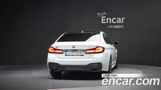 BMW 5-Series 2020 thumb 3