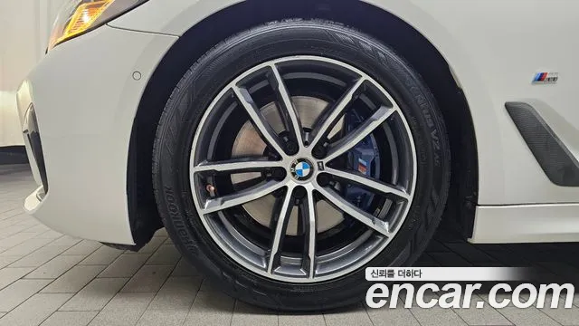 BMW 5-Series 2020 thumb 4