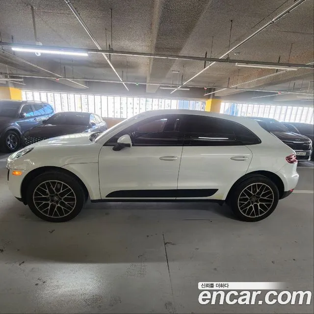 Porsche Macan 2017 thumb 3