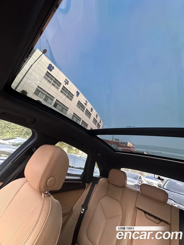 Porsche Macan 2017 thumb 11