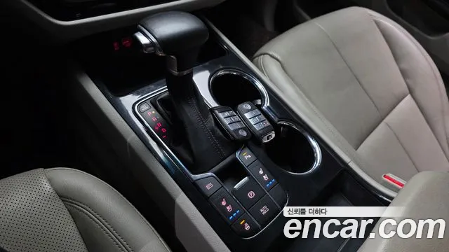 Kia Carnival 2018 thumb 9