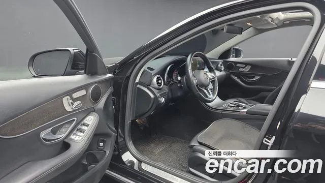Mercedes-Benz C-Класс 2018 thumb 10