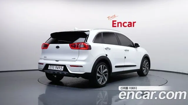 Kia Niro 2017 thumb 2
