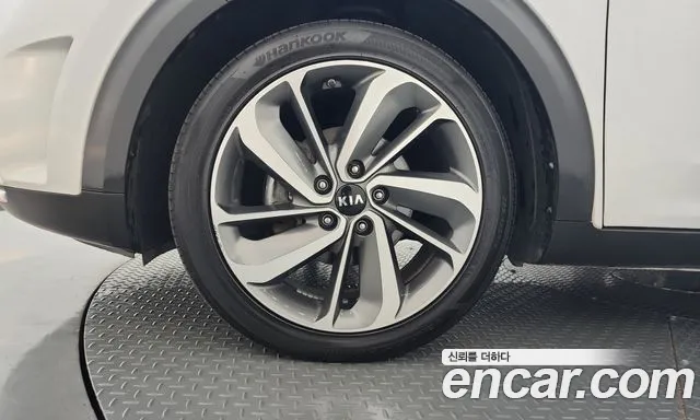Kia Niro 2017 thumb 5