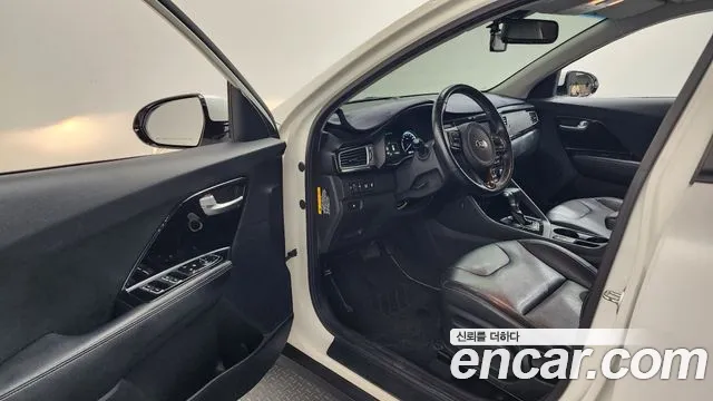 Kia Niro 2017 thumb 10