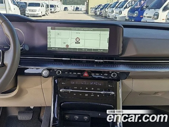 Kia Carnival 2021 thumb 9