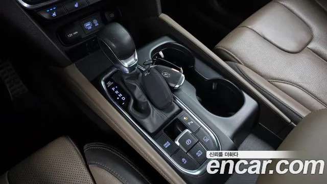 Hyundai Santa Fe 2018 thumb 8