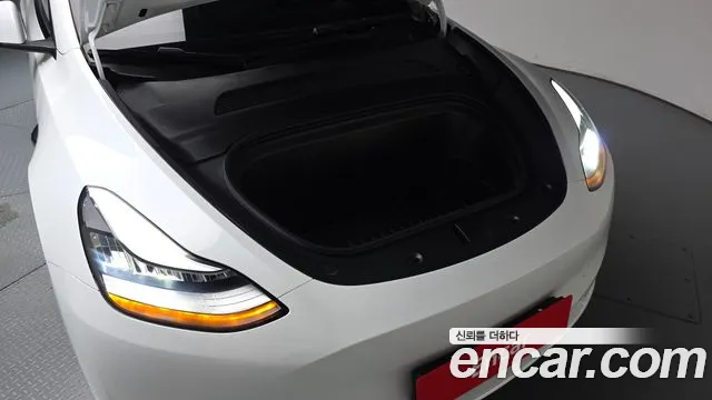 Tesla Model Y 2021 thumb 5