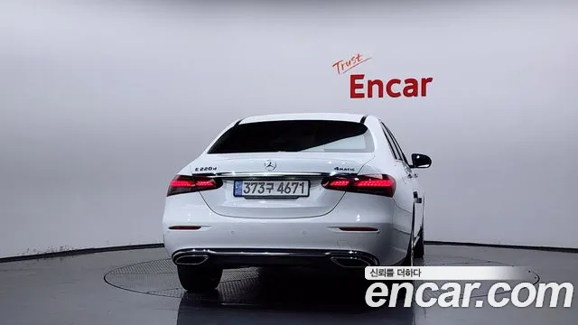 Mercedes-Benz E-Класс 2021 thumb 4