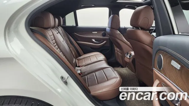 Mercedes-Benz E-Класс 2021 thumb 11