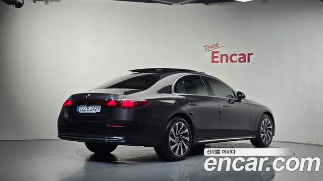 Mercedes-Benz E-Класс 2024 thumb 2