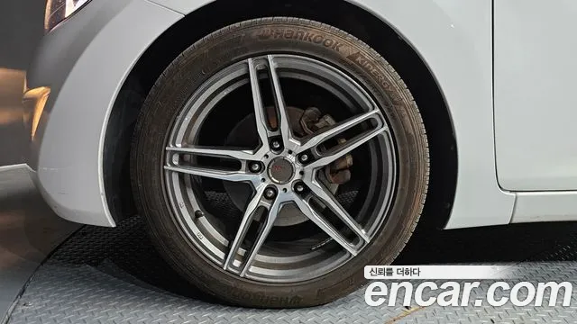 Hyundai Avante 2012 thumb 5