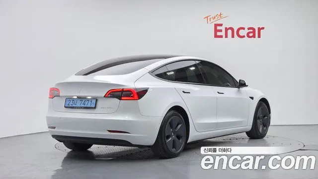 Tesla Model 3 2022 thumb 2