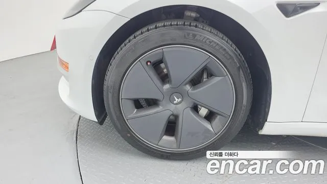 Tesla Model 3 2022 thumb 5