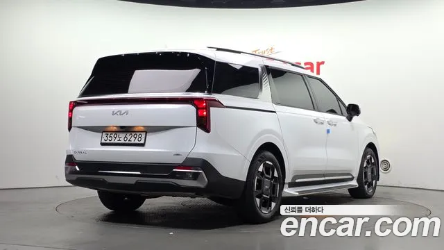 Kia Carnival 2024 thumb 2
