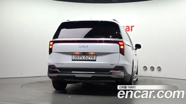 Kia Carnival 2024 thumb 4