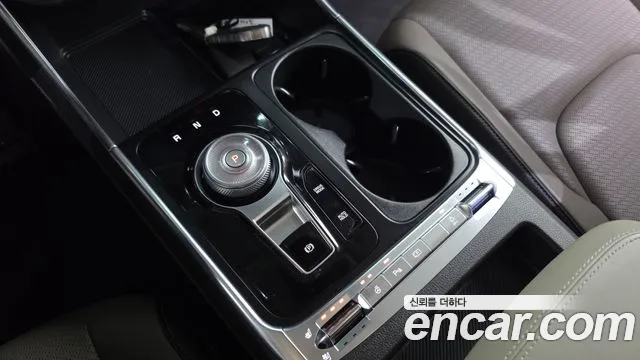 Kia Carnival 2024 thumb 9