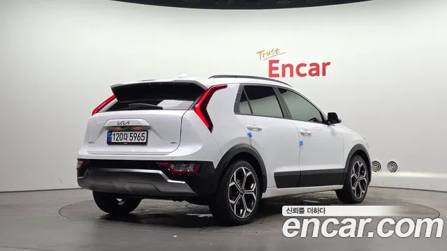 Kia Niro 2022 thumb 2