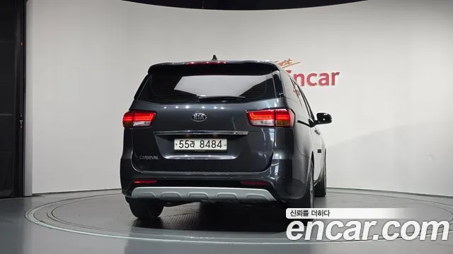 Kia Carnival 2014 thumb 4