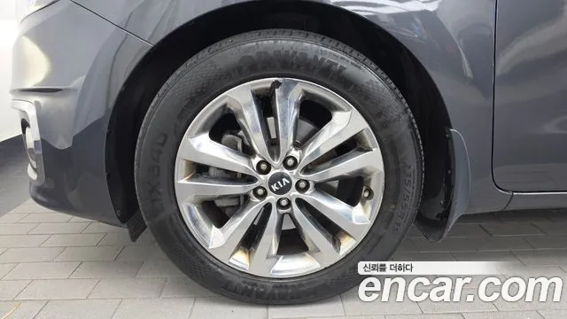 Kia Carnival 2014 thumb 5
