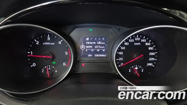 Kia Carnival 2014 thumb 8