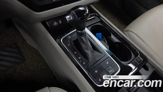 Kia Carnival 2014 thumb 9