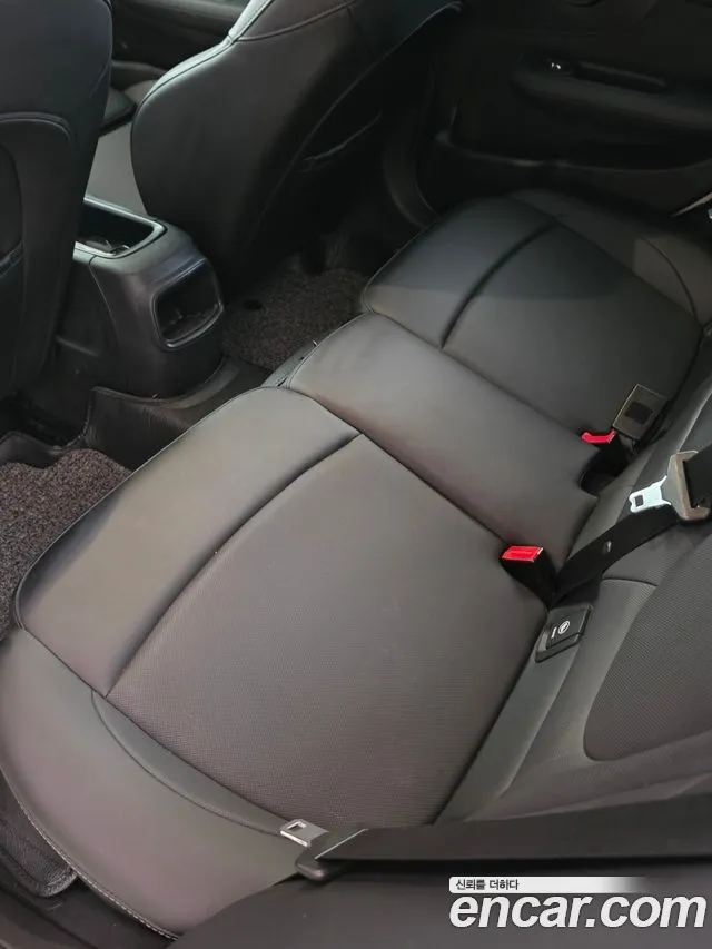 MINI Clubman 2017 thumb 10