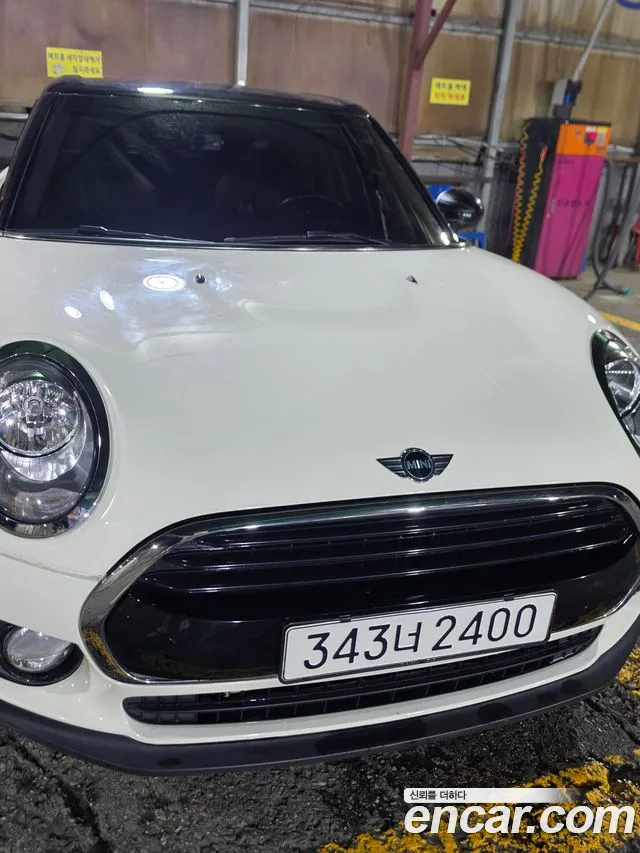 MINI Clubman 2017 thumb 12
