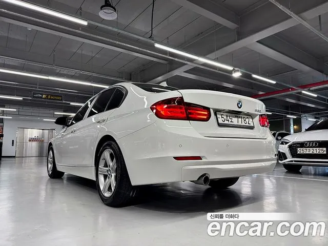 BMW 3-Series 2015 thumb 6