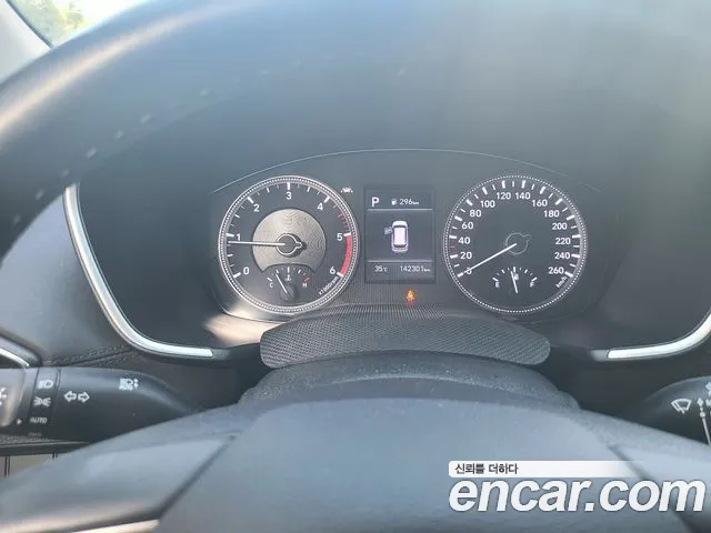 Hyundai Santa Fe 2019 thumb 8