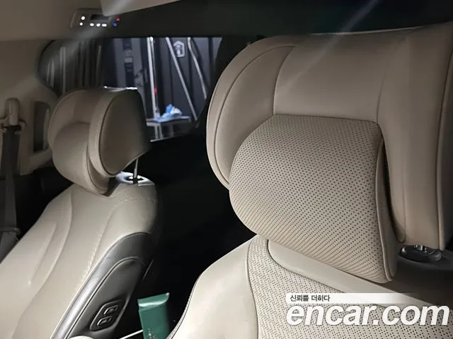 Kia Carnival 2022 thumb 10