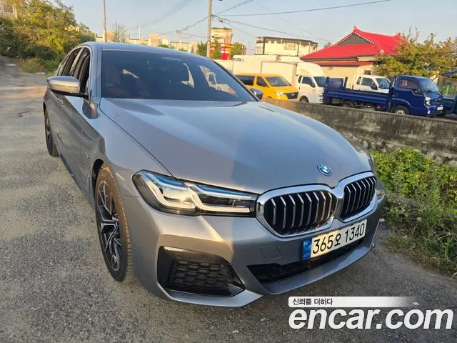 BMW 5-Series 2022 thumb 12