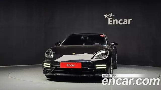 Porsche Panamera 2018 thumb 3