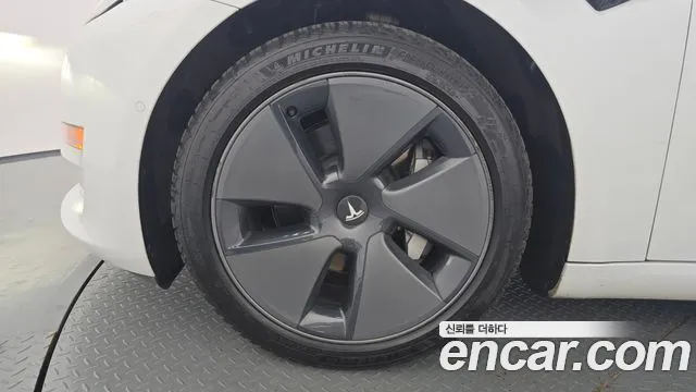 Tesla Model 3 2021 thumb 5