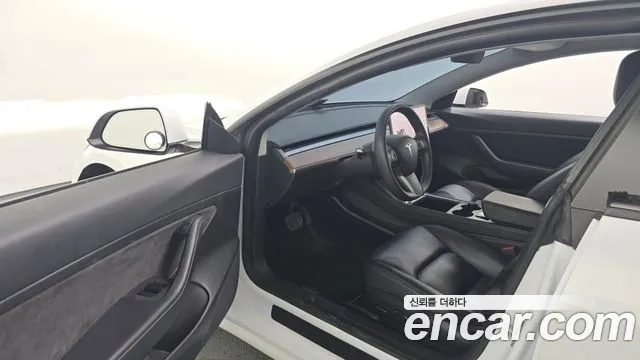 Tesla Model 3 2021 thumb 10