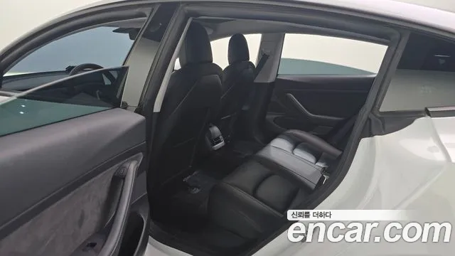 Tesla Model 3 2021 thumb 12