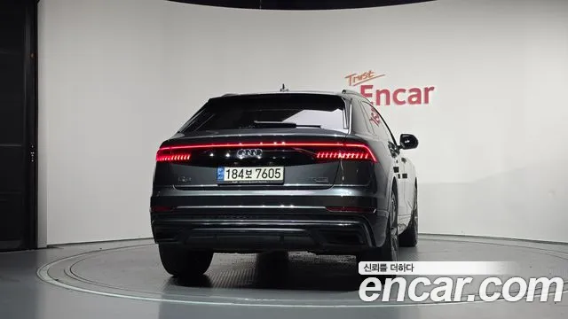 Audi Q8 2021 thumb 4