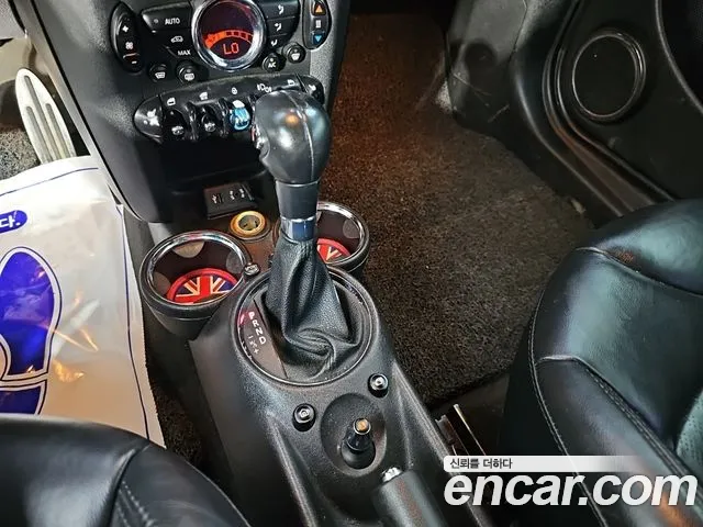 MINI Cooper Convertible 2015 thumb 8